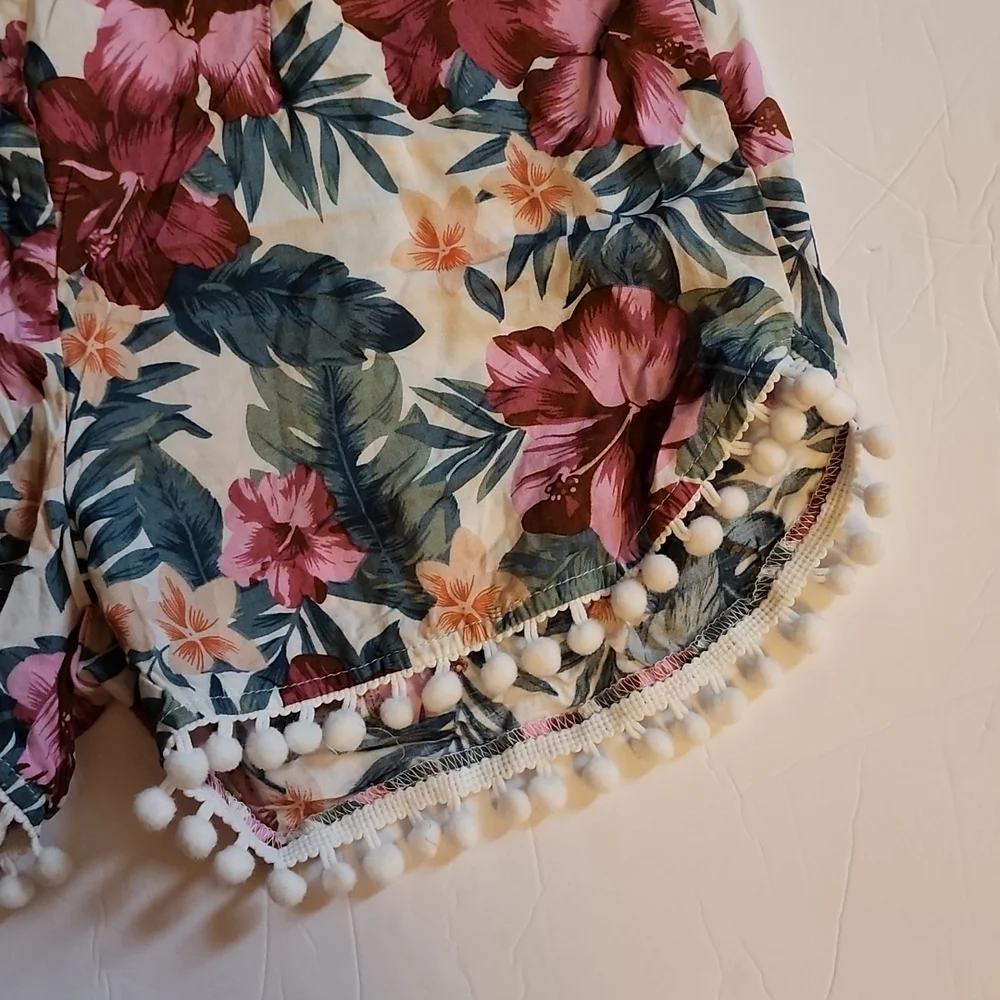 Floral Print Pom Pom Shorts - Picture 4 of 5